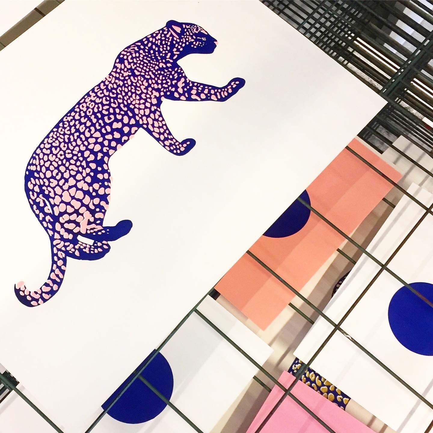SILKSCREEN PRINT LEOPARD BLUE/PINK