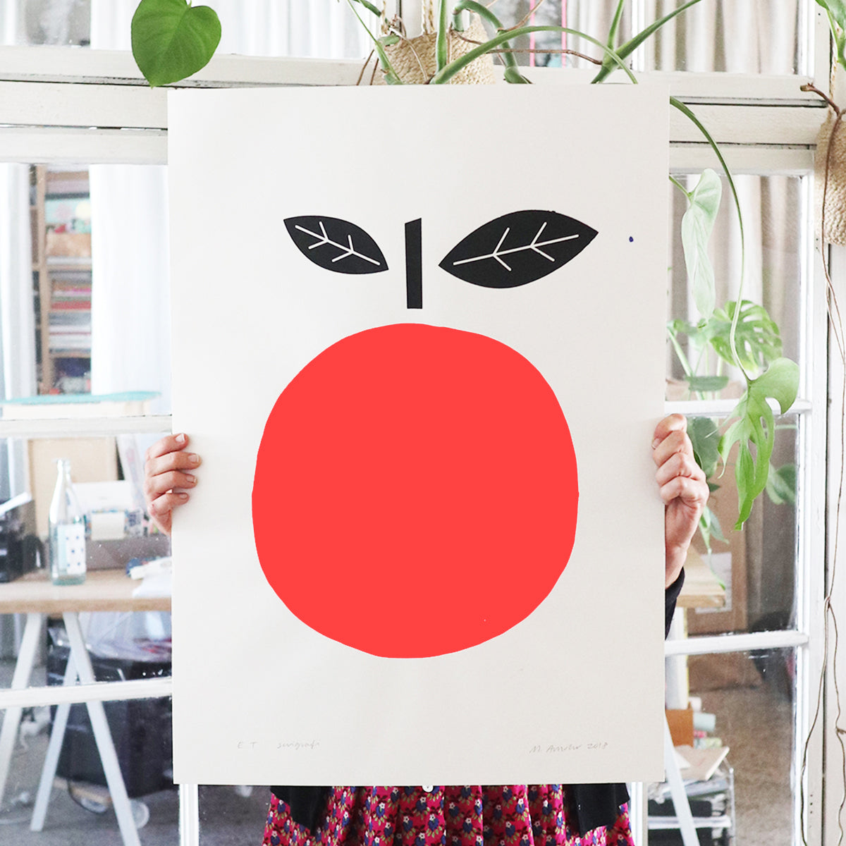 SILKSCREEN RED APPLE